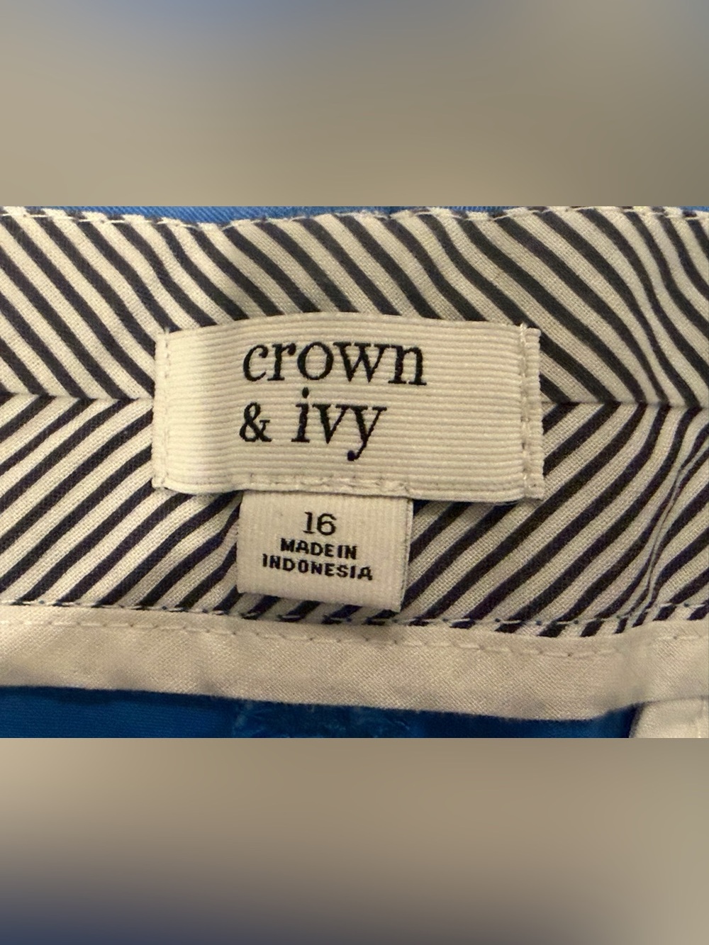 Crown & Ivy Women's Flat-Front Cotton Chino Shorts - Royal Blue - Size 16 - Picture 6 of 8
